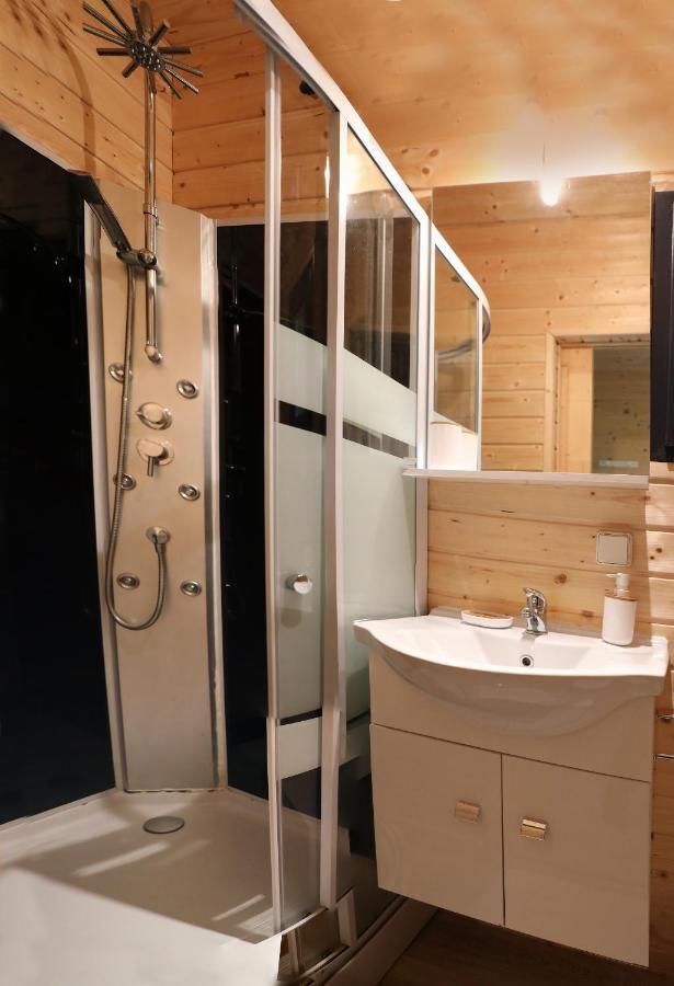 Au Coeur Du Bien-Etre, Chalet Avec Piscine Chauffee Et Couverte, Spa, Sauna, Massages Монто Экстерьер фото