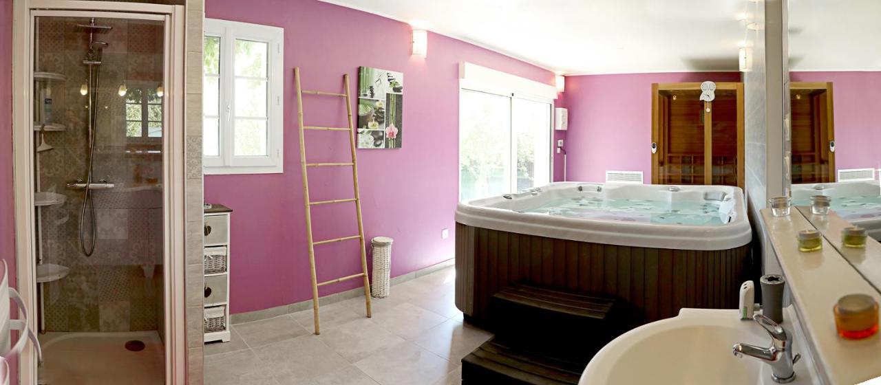 Au Coeur Du Bien-Etre, Chalet Avec Piscine Chauffee Et Couverte, Spa, Sauna, Massages Монто Экстерьер фото